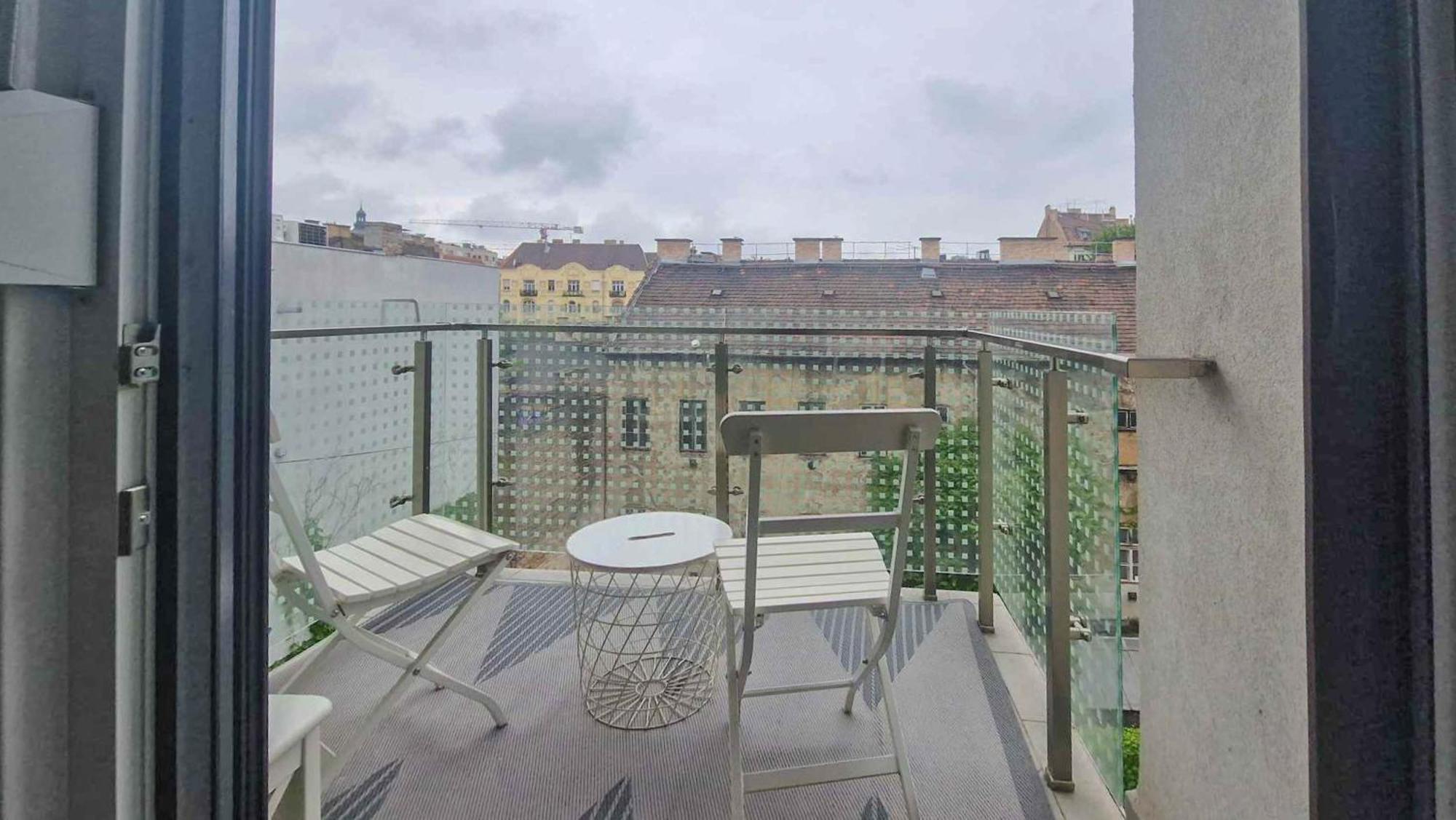 Dob36 Apartment With Free Private Parking And Balcony Budapest Ngoại thất bức ảnh