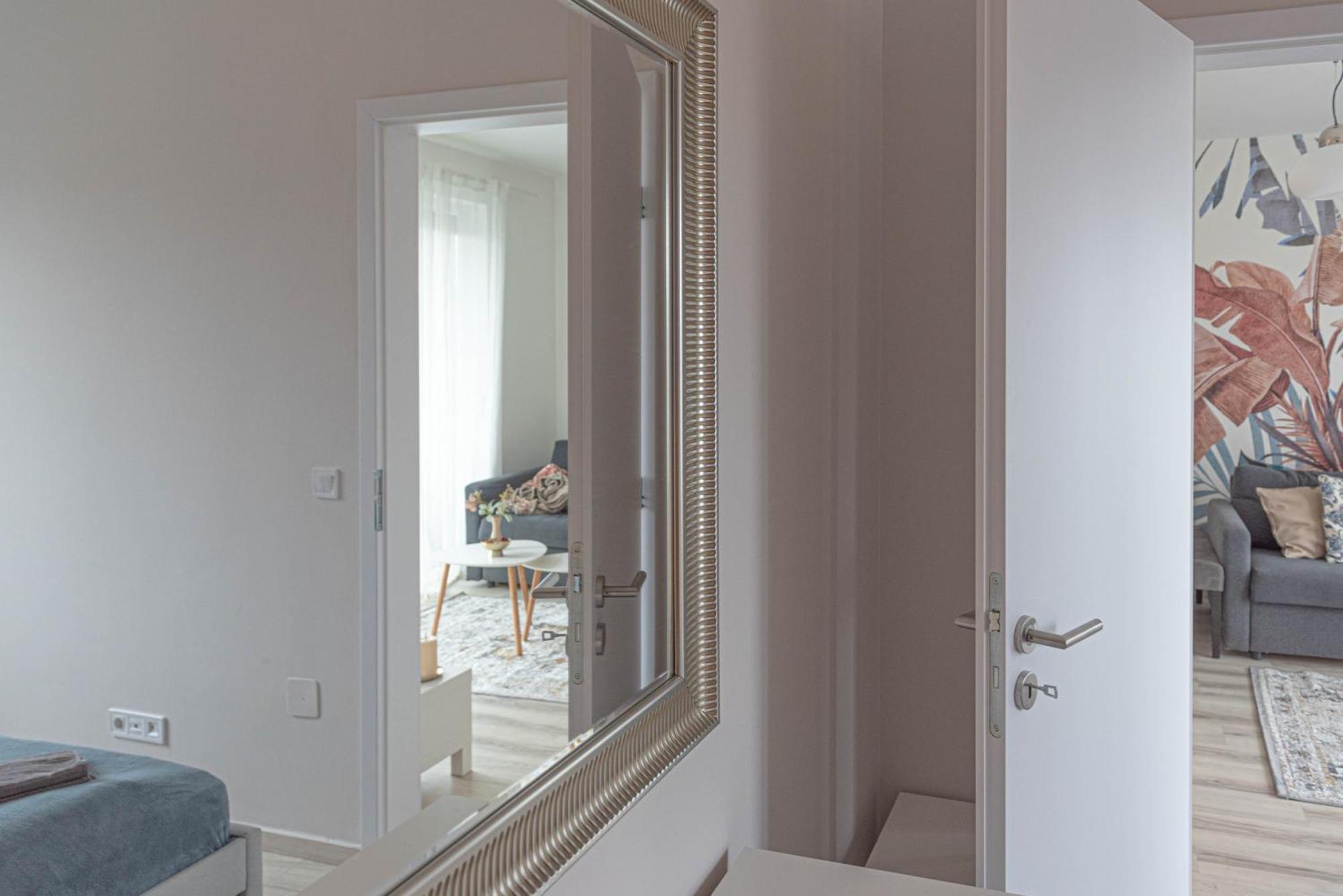 Dob36 Apartment With Free Private Parking And Balcony Budapest Ngoại thất bức ảnh